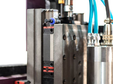 Фрезерно-гравировальный станок с ЧПУ Cutter CH